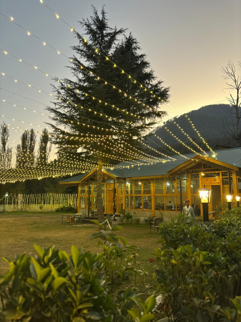 Destination wedding at Ballu's Resort